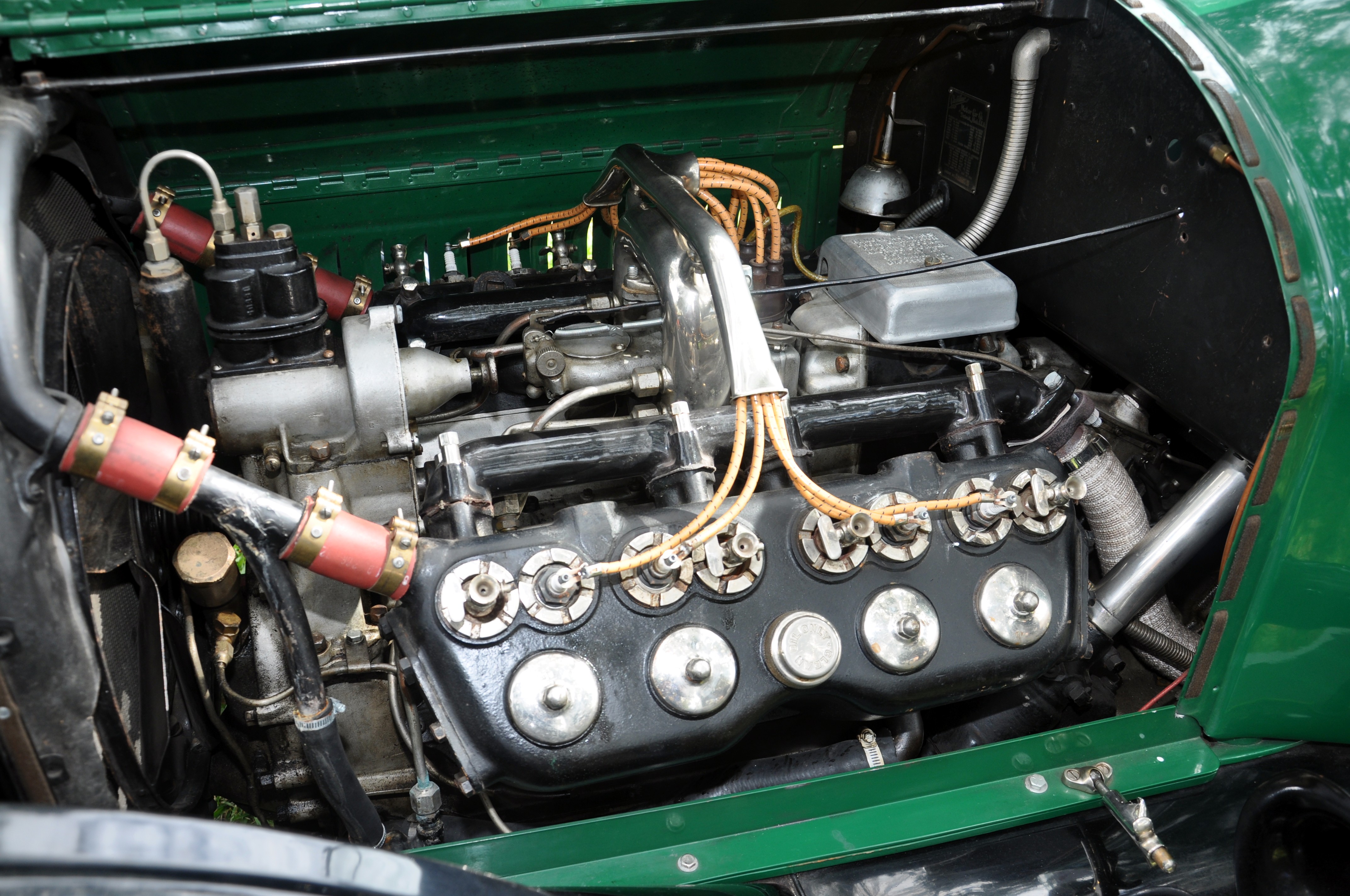Cadillac V8 engine Photo: Wikiwand
