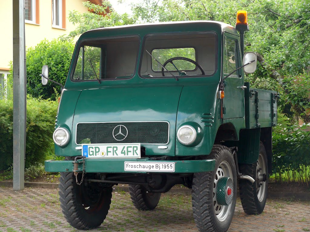 Unimog 401. You can also see the portal axle. Photo: Panoramio